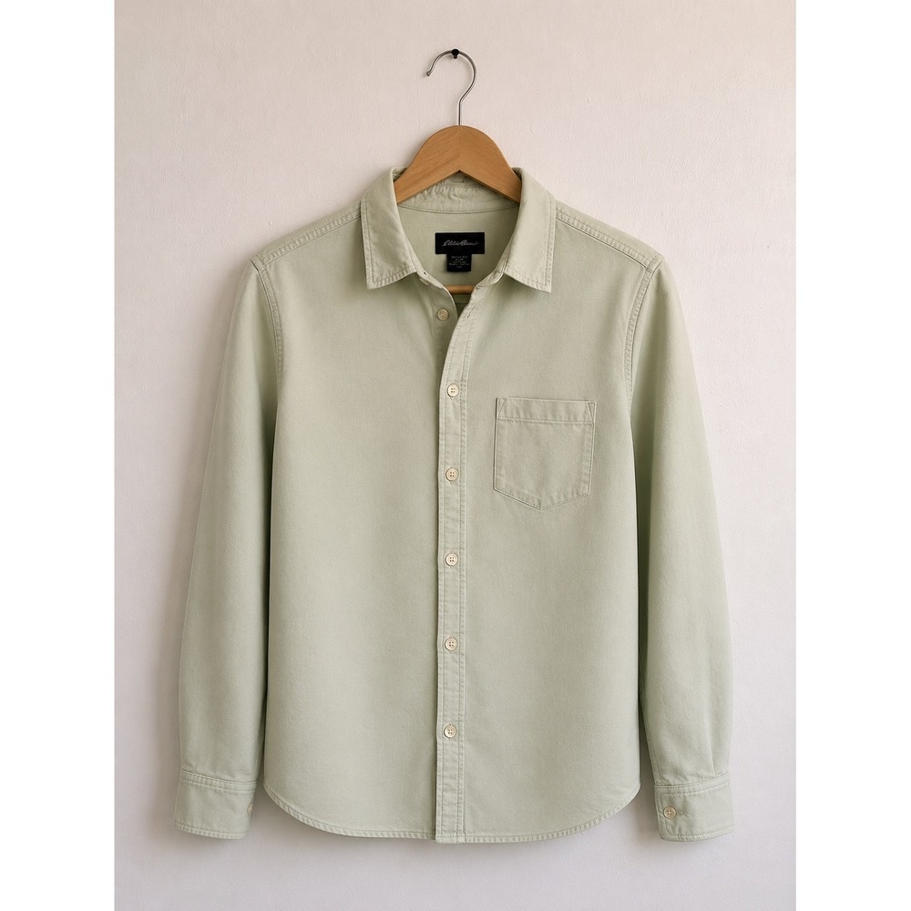 Eddie Bauer Women's Sage Green Button Up Shirt Coastal Preppy Old Money Neutral - Picture 2 of 6